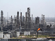 美国石油工人集体大罢工 涉及9个炼油厂工人