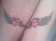 情侣爱的印记翅膀纹身图片