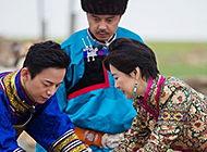 何炅《偶像来了》为女神换好房子 被赞暖心的"小天使"