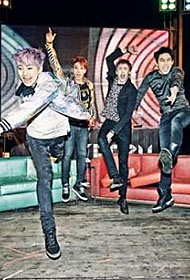 JYP娱乐将为2PM拍摄MV导演告上法庭 索赔28万元