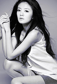 中国台湾女演员安以轩迷人黑白写真
