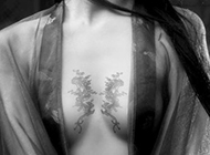 古装美女戚薇胸部纹身图片
