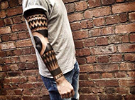 男人手臂图腾纹身图案性感有力