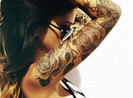 国外美女手臂个性花臂纹身图片