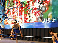 Chinajoy上海开幕 showgirl“玩坏”观众