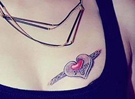 女人纹身图片欣赏 胸部性感3d纹身