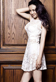 中国性感女演员孟茜穿透视裙拍写真