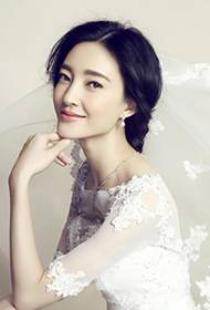 王丽坤唯美婚纱写真 优雅笑颜女神范