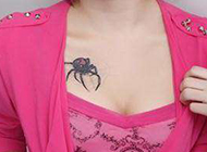 非主流女生胸部个性纹身图片