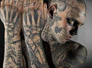 艺术纹身男性个性十足