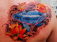 经典彩色荷花鲤鱼纹身图案
