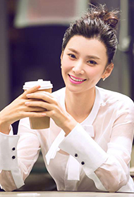 中国最具实力女演员唐熙初春时尚街拍
