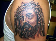 帅哥手臂耶稣神话人物纹身图片