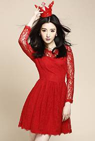 女星毛晓彤时尚写真 红色蕾丝连衣裙女王范十足