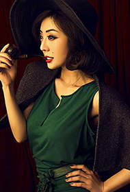 内地气质女演员刘晓妮最新复古写真