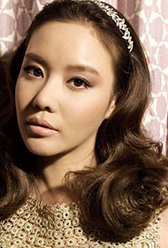 韩国女星金雅中秋季服装宣传照