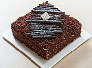 简单的方形巧克力蛋糕图片