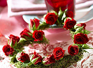 情人节浪漫红玫瑰花环图片