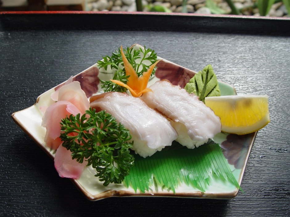 红鲷鱼寿司图片 三文鱼细卷寿司图片大全