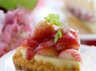 正方形草莓蛋糕图片 好吃的草莓蛋糕素材图片