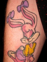 腿部前卫经典的卡通兔子纹身图片