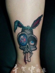 女人腿部另类经典的就小兔子纹身图片