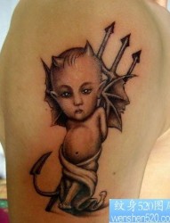 手臂可爱的欧美小恶魔纹身图片