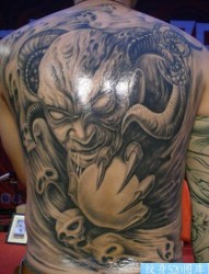 超酷的一张满背恶魔纹身图片