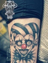 腿部经典流行的小丑纹身图片