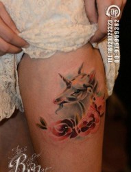 美女腿部唯美好看的独角兽纹身图片