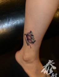 腿部流行好看的莲花纹身图片