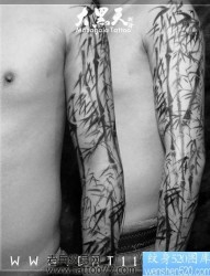 一张花臂竹子纹身图片