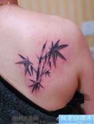 唯美的背部竹子纹身图片