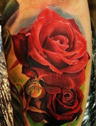 玫瑰纹身图片：3D彩色玫瑰纹身图案