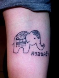 女孩子手臂可爱大象纹身图片