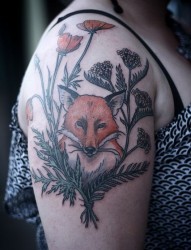 手臂上一款个性的狐狸纹
