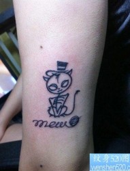 手臂一张可爱的简单的猫咪纹身图片