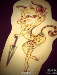 一张前卫流行的小豹子纹身图片