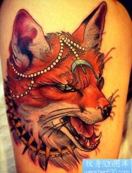 腿部经典前卫的一张狐狸纹身图片