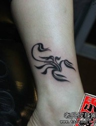 女孩子腿部一张图腾蝎子纹身图片