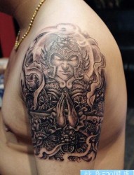 手臂帅气的韦驮菩萨纹身图片