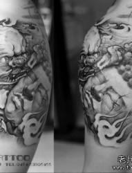 手臂经典很帅的唐狮佛头纹身图片