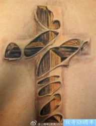 一张好看的撕皮十字架纹身图片