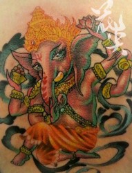 唯美流行的彩色象神纹身图片