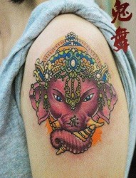手臂一张经典的宗教彩色象神纹身图片