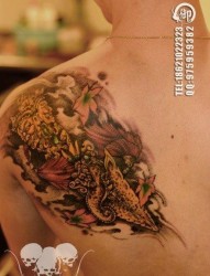 男性肩背流行很帅的金刚杵纹身图片