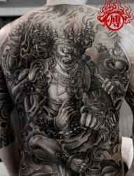 超酷霸气的满背金刚纹身图片