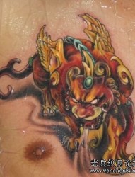 神兽纹身图片：胸部彩色神兽貔貅纹身图案