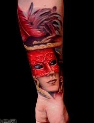 手臂威尼斯美女面具纹身图片