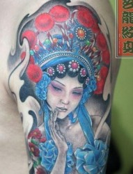 手臂一张古典美女青衣花旦纹身图片